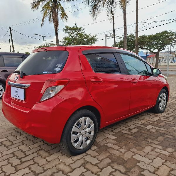  17290  TOYOTA VITZ  2011  