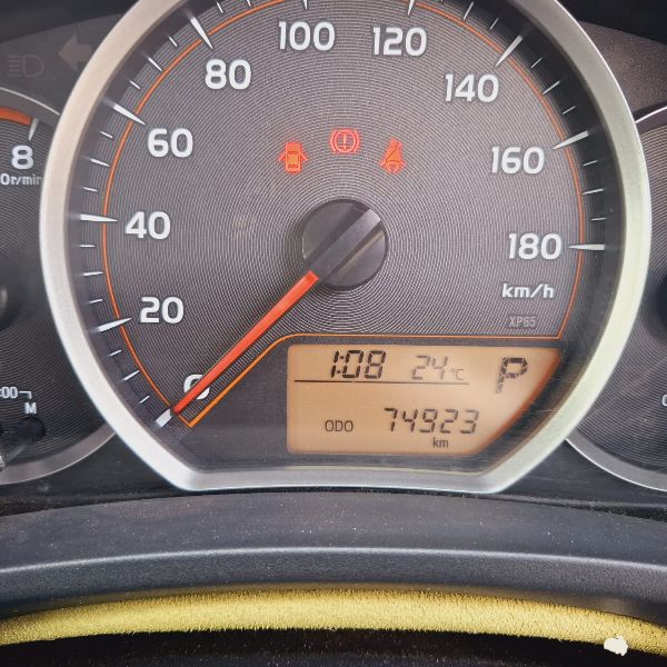  17290  TOYOTA VITZ  2011  