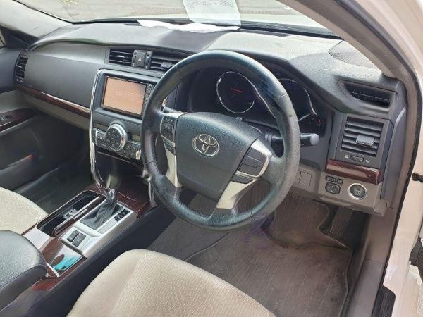  22402  TOYOTA MARK-X  2011  