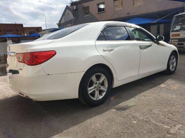  22402  TOYOTA MARK-X  2011  