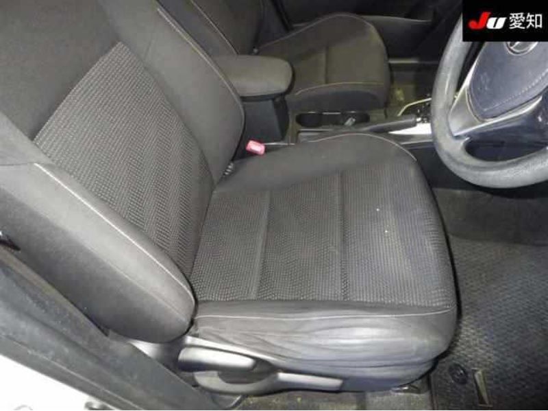 24172  TOYOTA AURIS  2012  