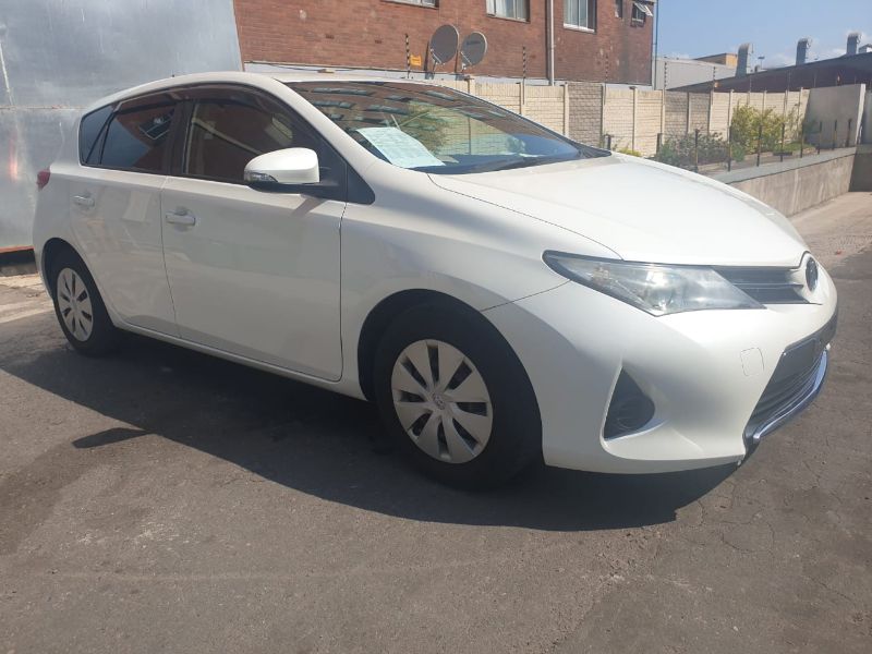 24172  TOYOTA AURIS  2012  