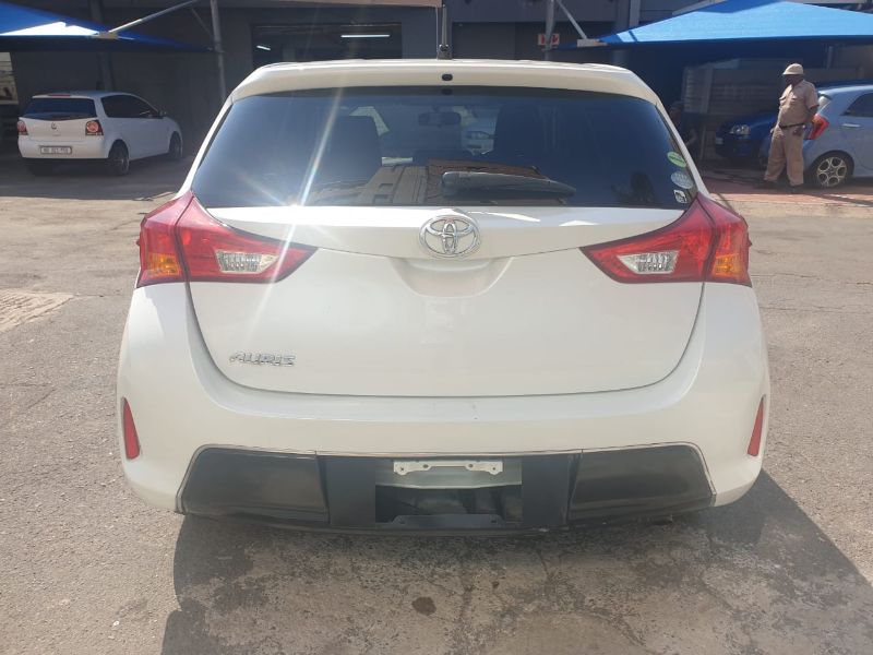  24172  TOYOTA AURIS  2012  