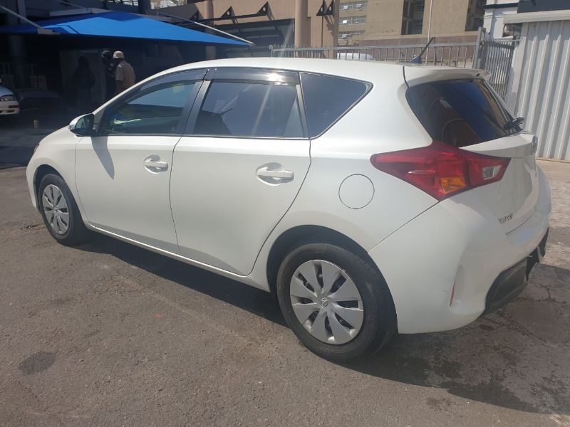  24172  TOYOTA AURIS  2012  