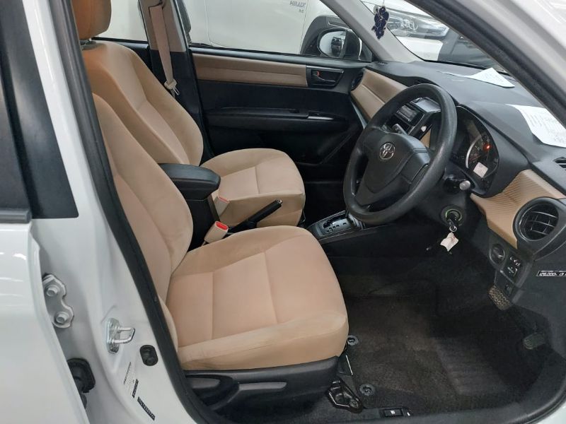  24679  TOYOTA COROLLA AXIO  2014  