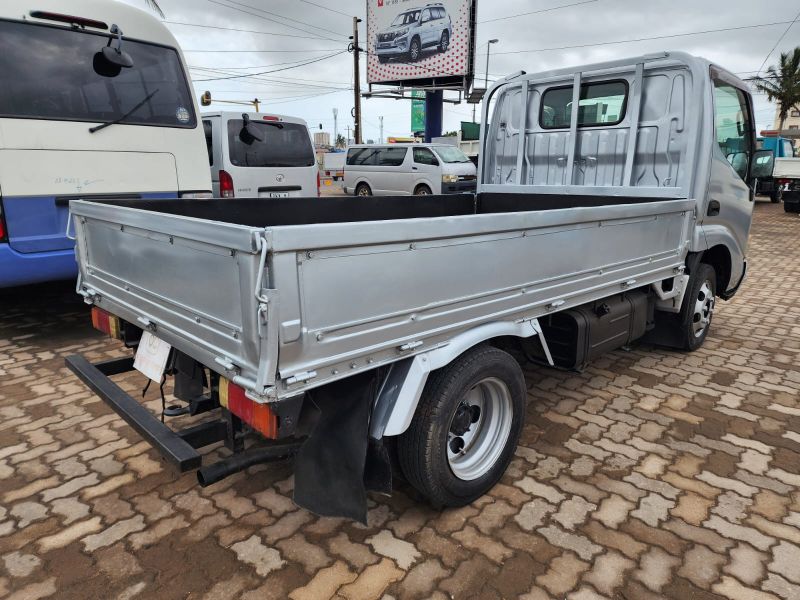  24806  TOYOTA DYNA  2006  