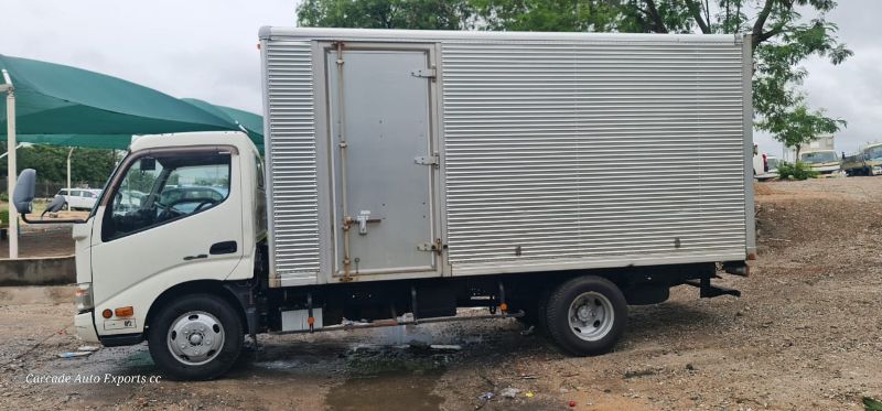  24970  HINO DUTRO  2013  