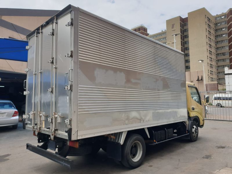  25120  TOYOTA DYNA  2008  