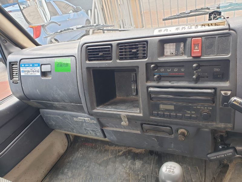  25121  TOYOTA DYNA  1995  