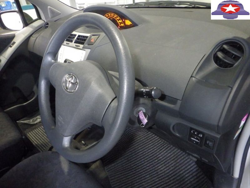  25191  TOYOTA VITZ  2010  