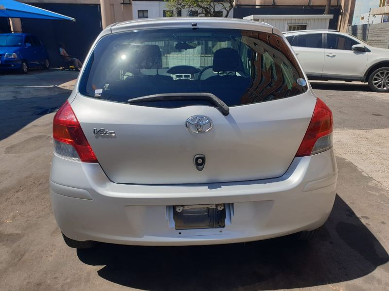  25191  TOYOTA VITZ  2010  