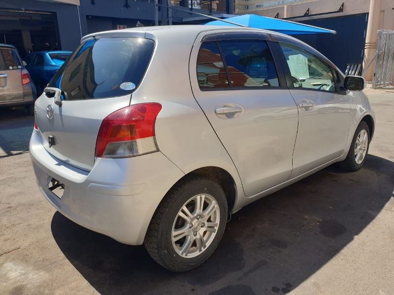  25191  TOYOTA VITZ  2010  