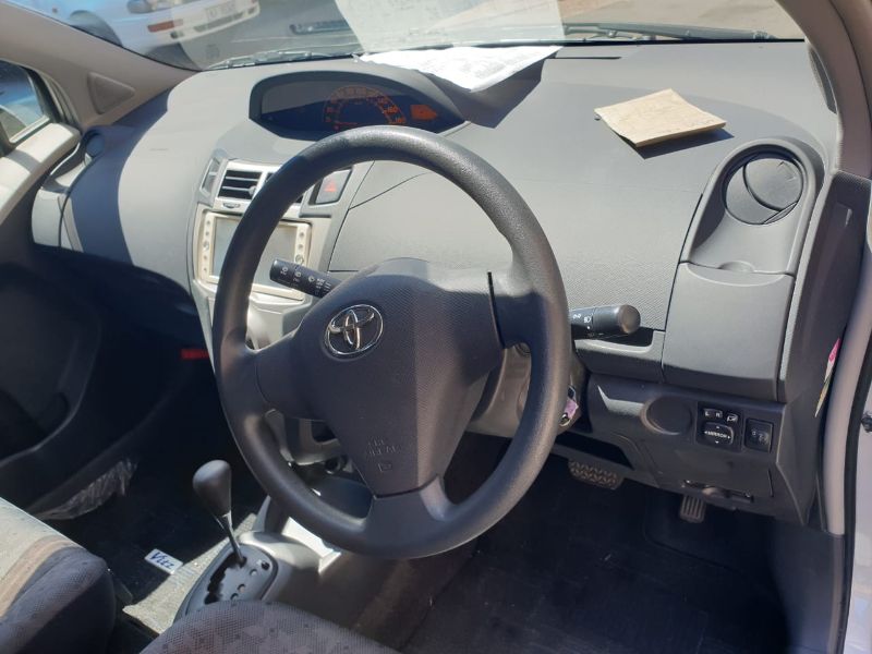  25191  TOYOTA VITZ  2010  