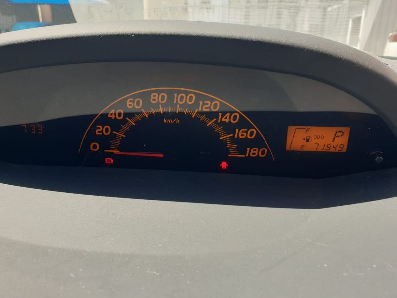  25191  TOYOTA VITZ  2010  