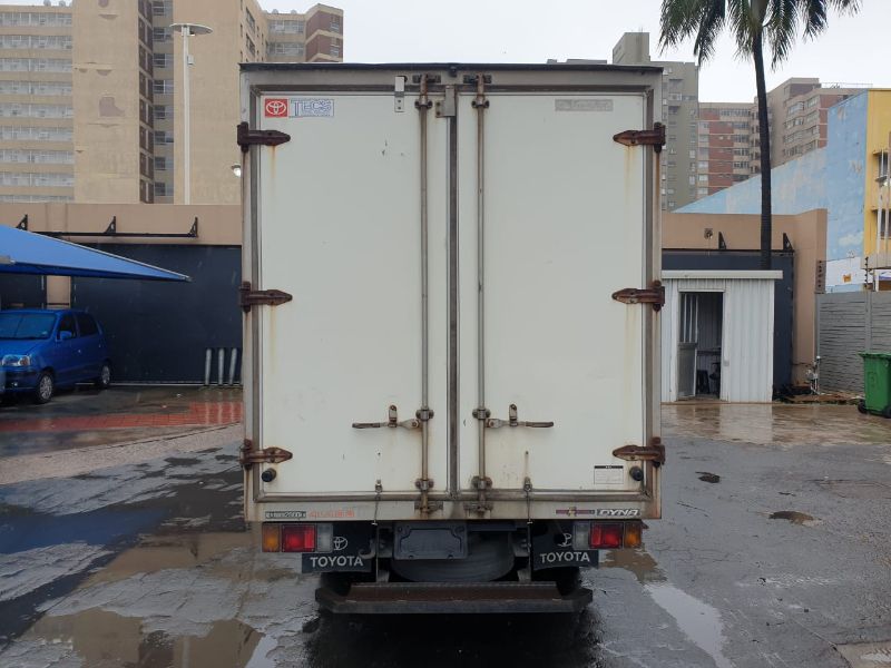  25287  TOYOTA DYNA  2000  
