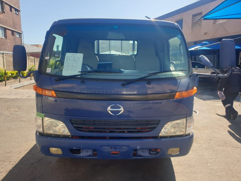  25402  HINO DUTRO  2001  