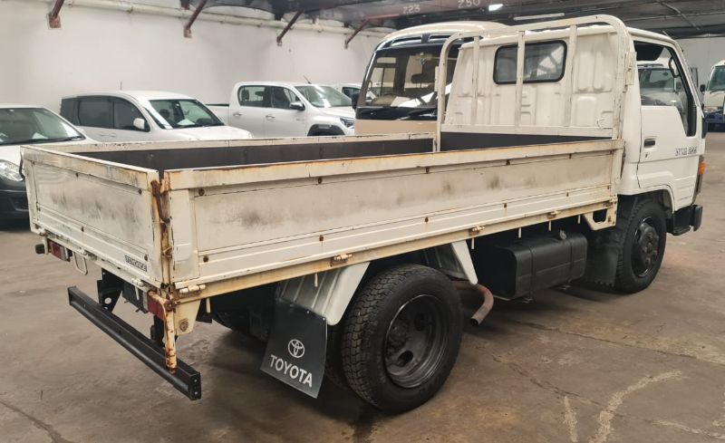 25565  TOYOTA DYNA  1990  