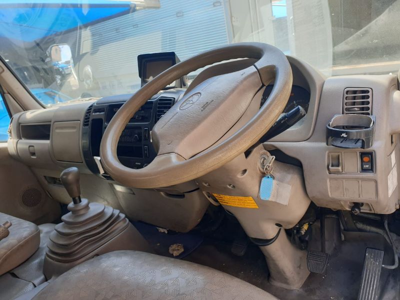  25567  TOYOTA DYNA  2004  