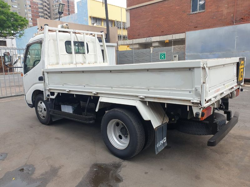  25591  HINO DUTRO  2000  