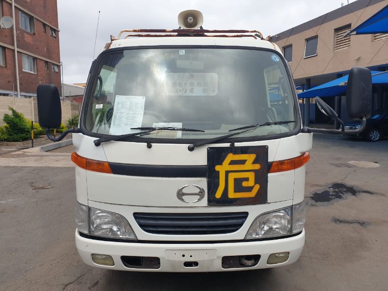  25591  HINO DUTRO  2000  
