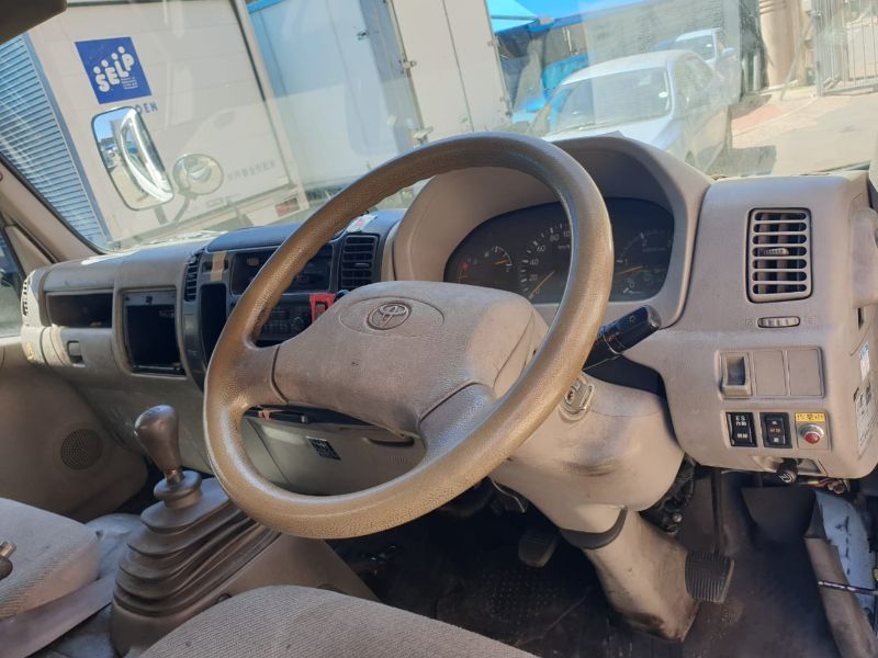  25604  TOYOTA DYNA  2003  