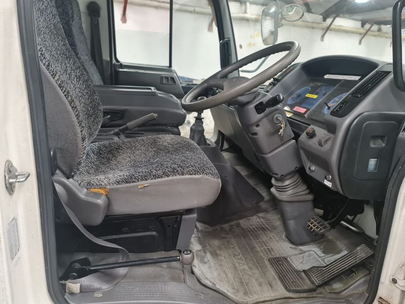  25700  TOYOTA DYNA  1999  