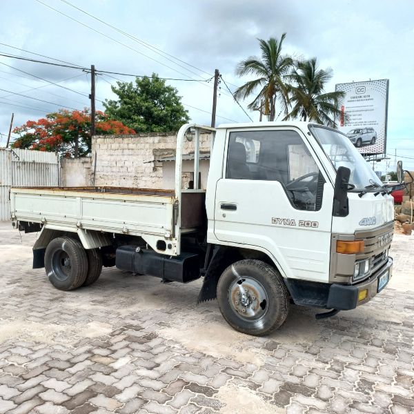  25701  TOYOTA DYNA  1991  