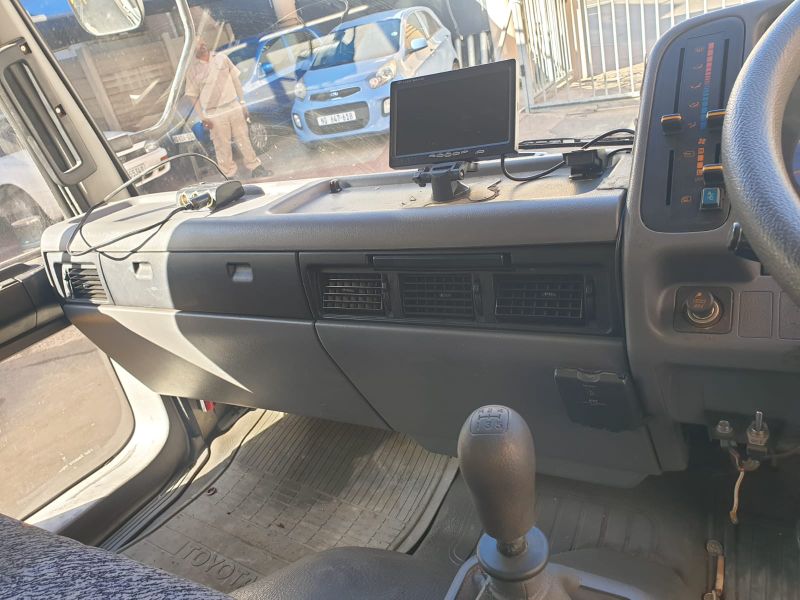  25702  TOYOTA DYNA  1996  