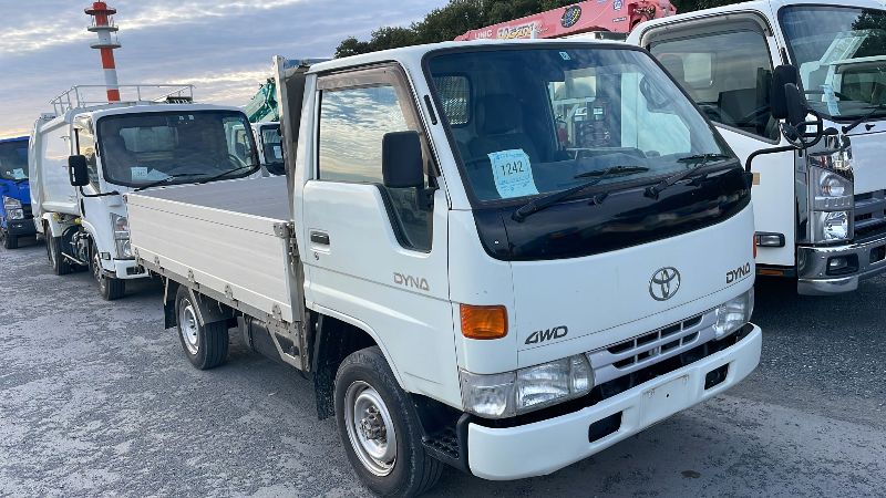  25742  TOYOTA DYNA  1996  