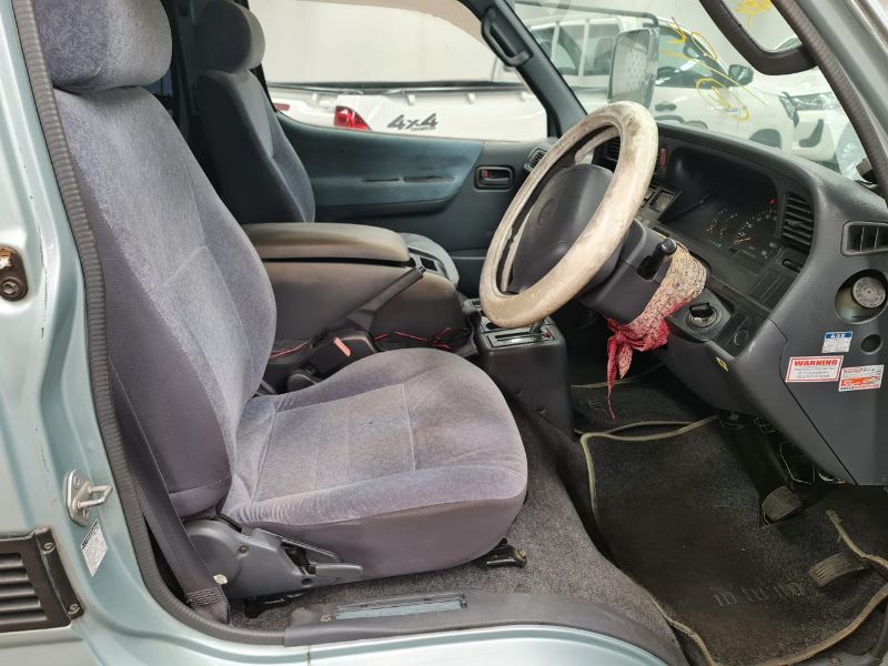  25798  TOYOTA HIACE  2003  