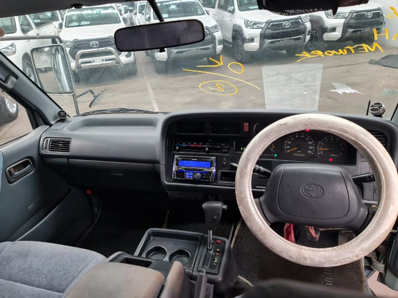  25798  TOYOTA HIACE  2003  