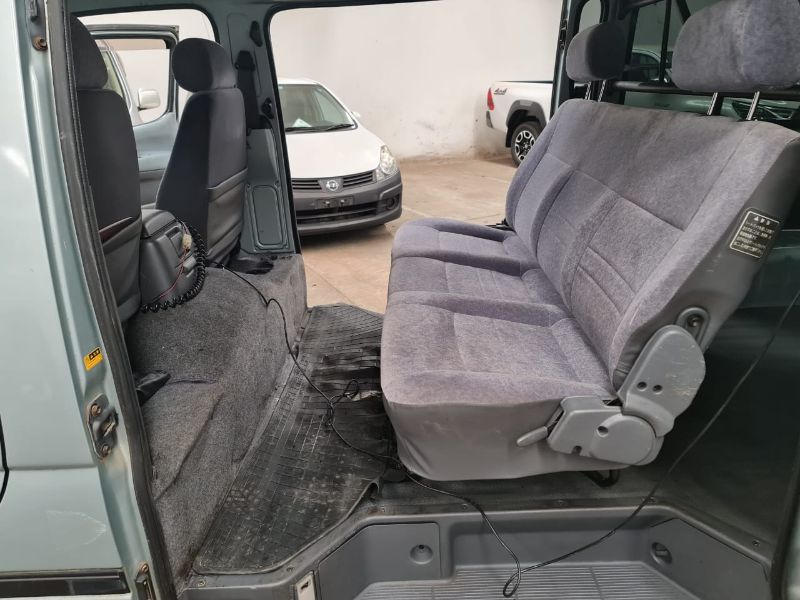  25798  TOYOTA HIACE  2003  