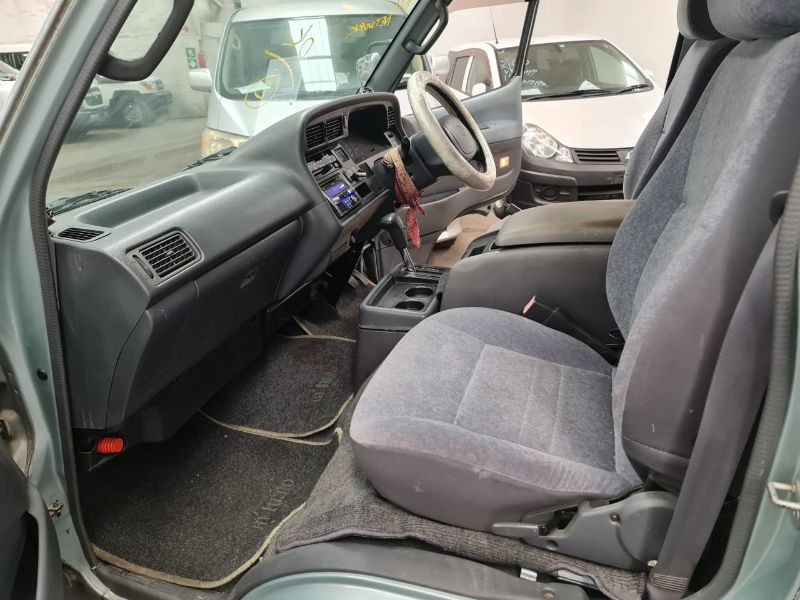  25798  TOYOTA HIACE  2003  