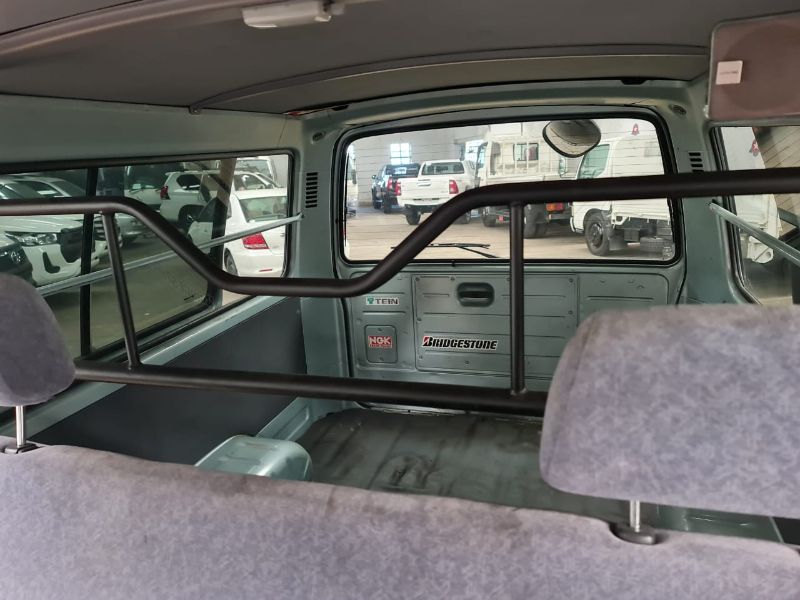  25798  TOYOTA HIACE  2003  
