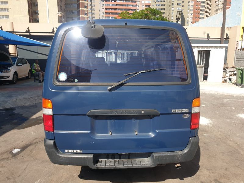  25813  TOYOTA HIACE  2001  