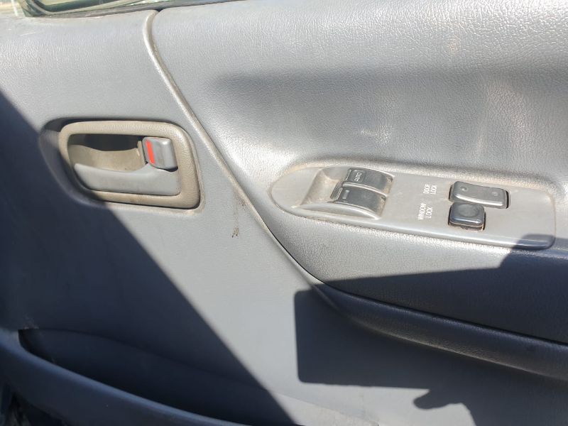  25813  TOYOTA HIACE  2001  