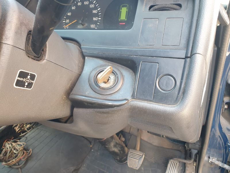  25813  TOYOTA HIACE  2001  