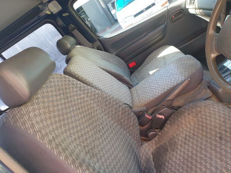  25813  TOYOTA HIACE  2001  