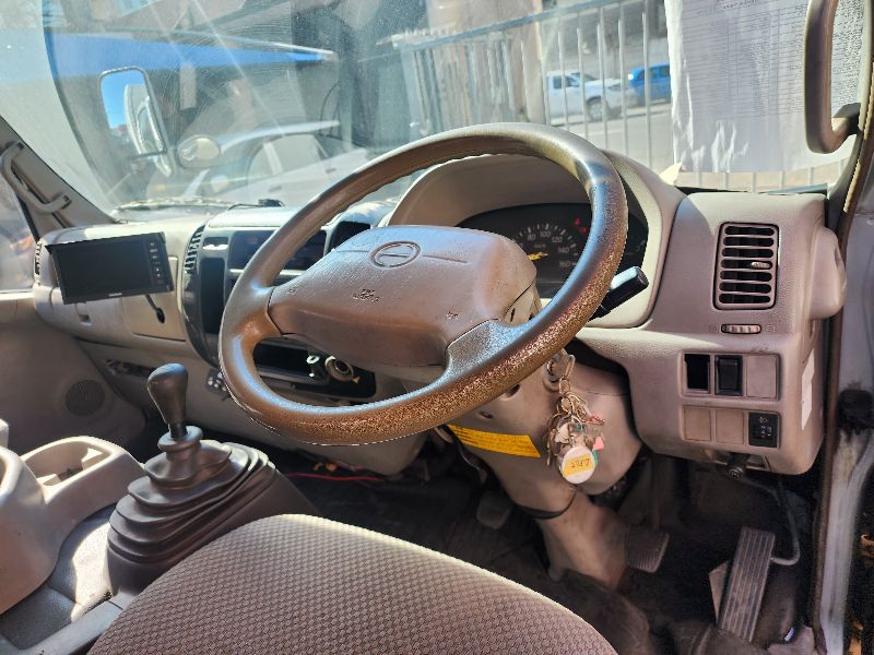  25829  HINO DUTRO  2006  