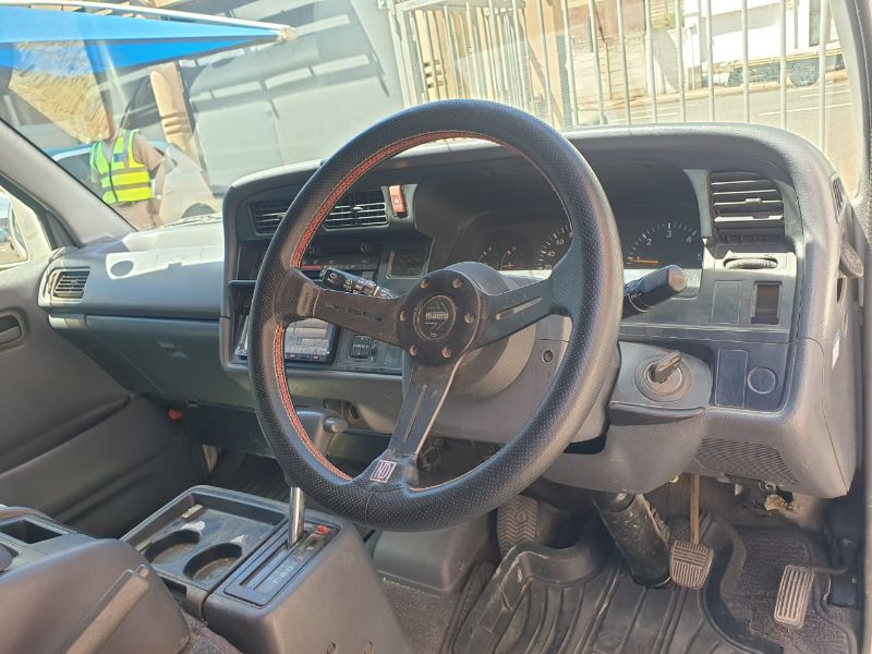  25912  TOYOTA HIACE  2000  