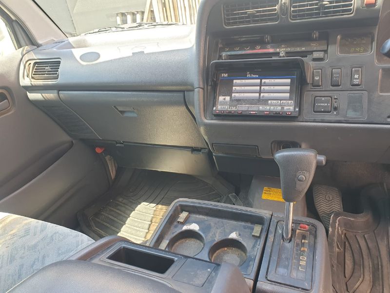  25912  TOYOTA HIACE  2000  