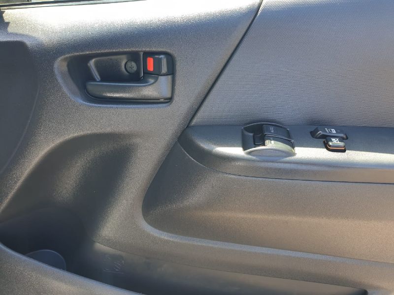  25972  TOYOTA HIACE  2006  