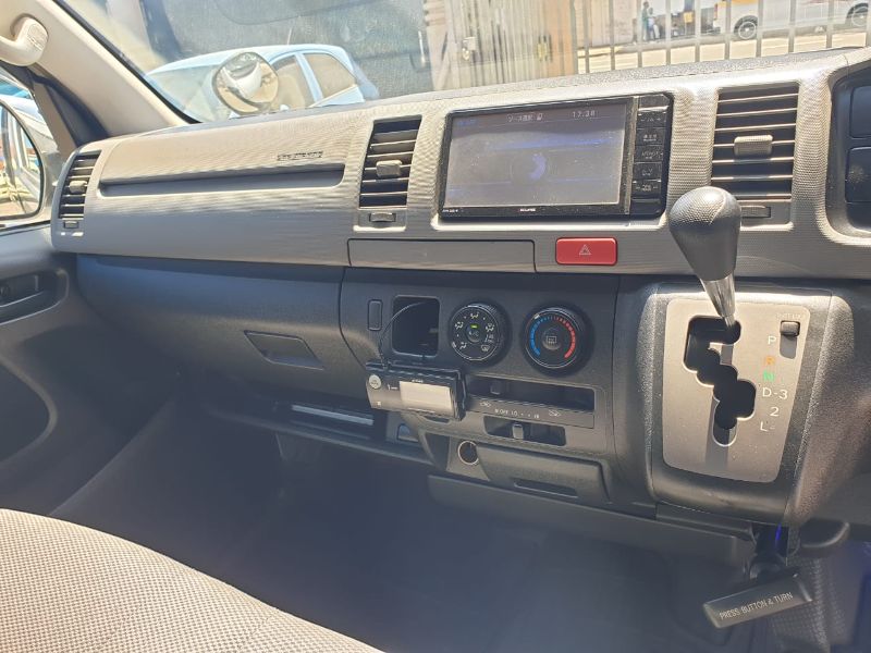  25972  TOYOTA HIACE  2006  
