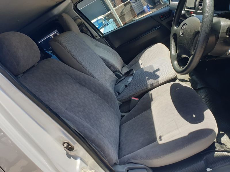  25972  TOYOTA HIACE  2006  