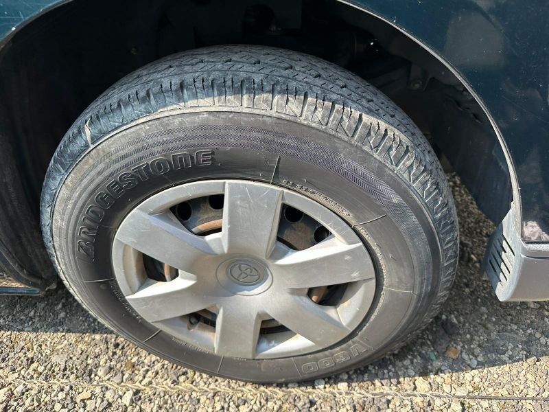  25981  TOYOTA HIACE  2004  
