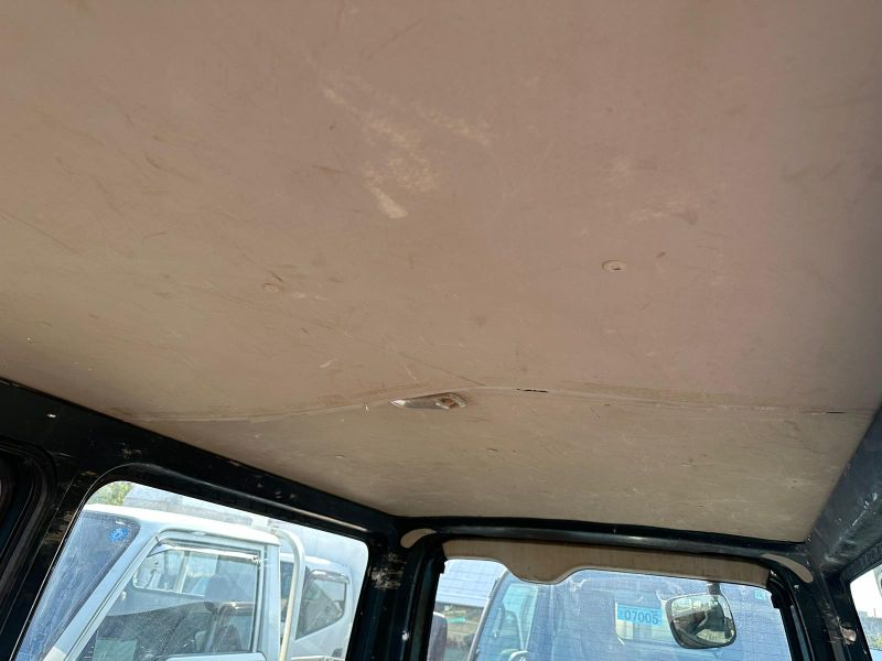  25981  TOYOTA HIACE  2004  