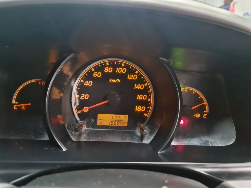  25981  TOYOTA HIACE  2004  