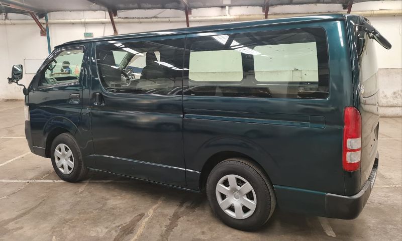  25981  TOYOTA HIACE  2004  