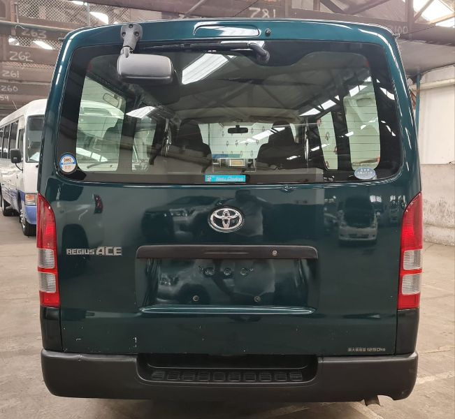  25981  TOYOTA HIACE  2004  