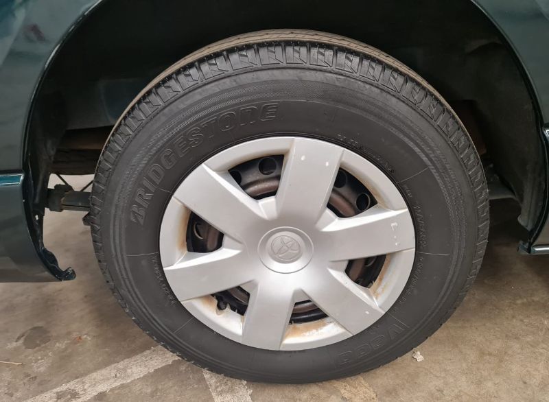  25981  TOYOTA HIACE  2004  